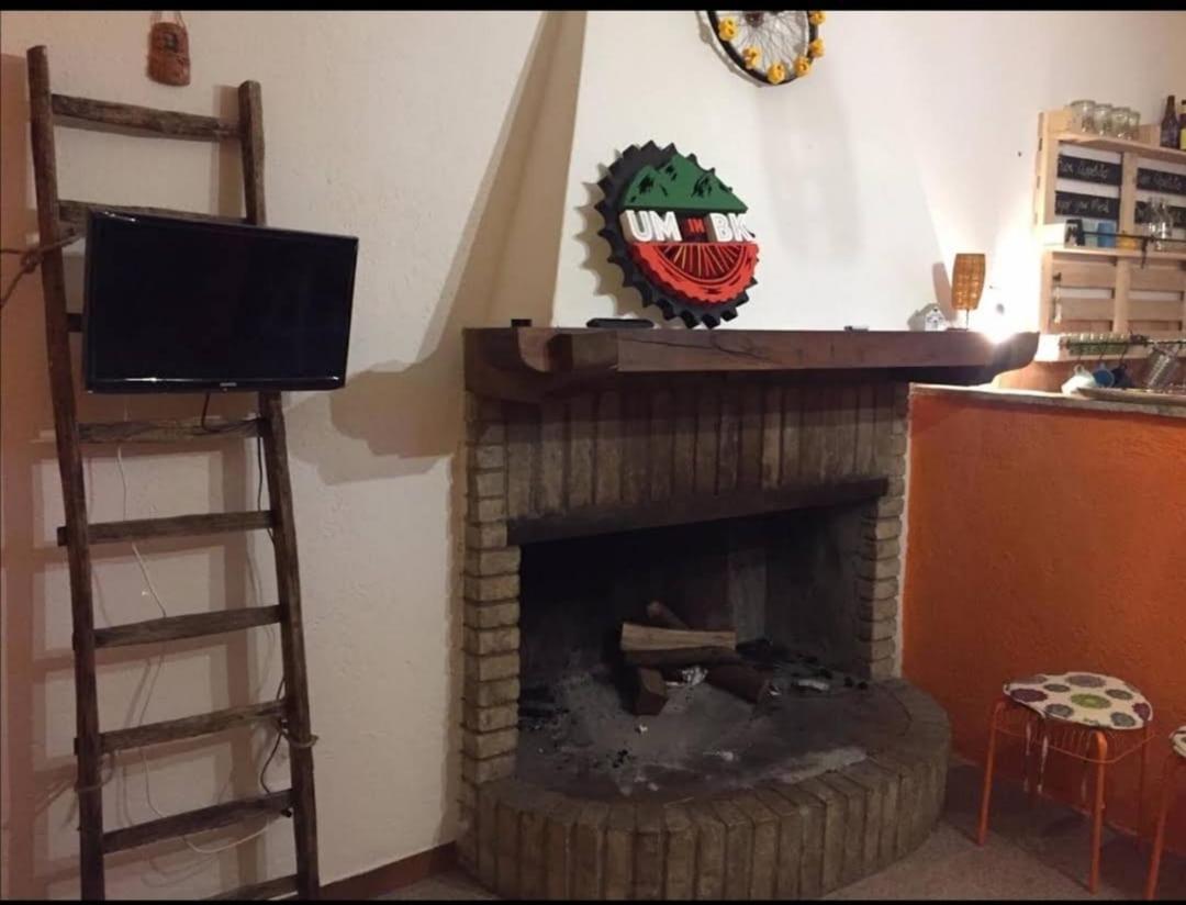 Umbria In Bike B&B Foligno Exteriör bild